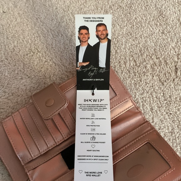 IHKWIP Women’s RFID Heart Quilted Wallet NWT!! - Picture 7 of 13